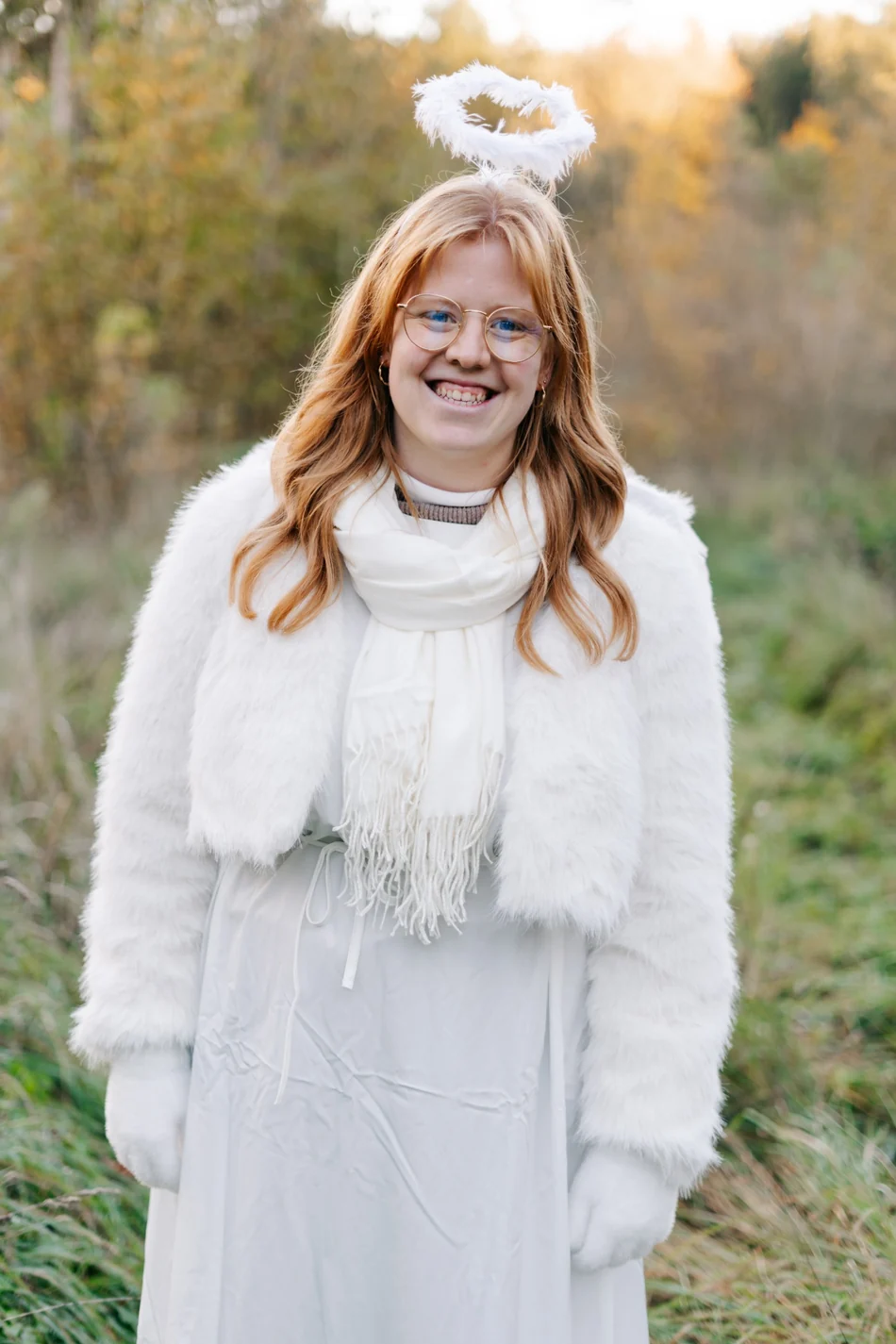 Anna im Engerl-Kostüm
